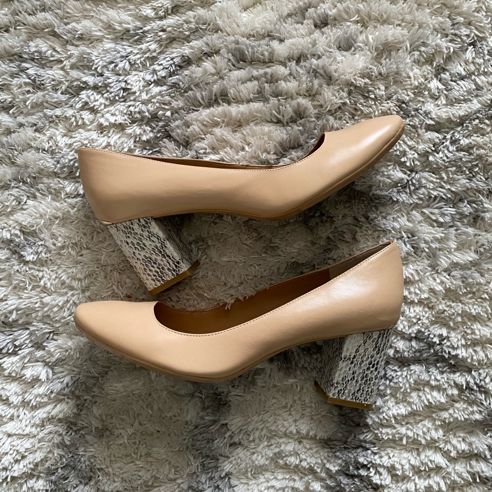 Calvin Klein Women’s size 11 tan & snakeskin pumps like new